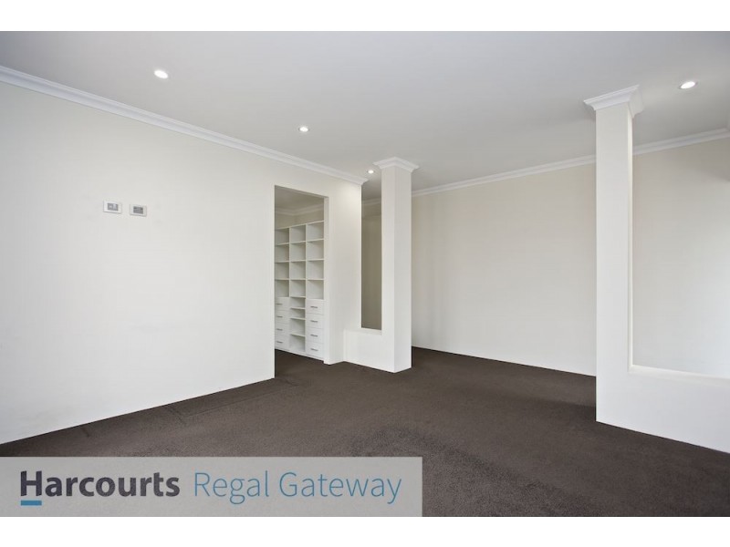 7 Menner Way, Piara Waters WA 6112