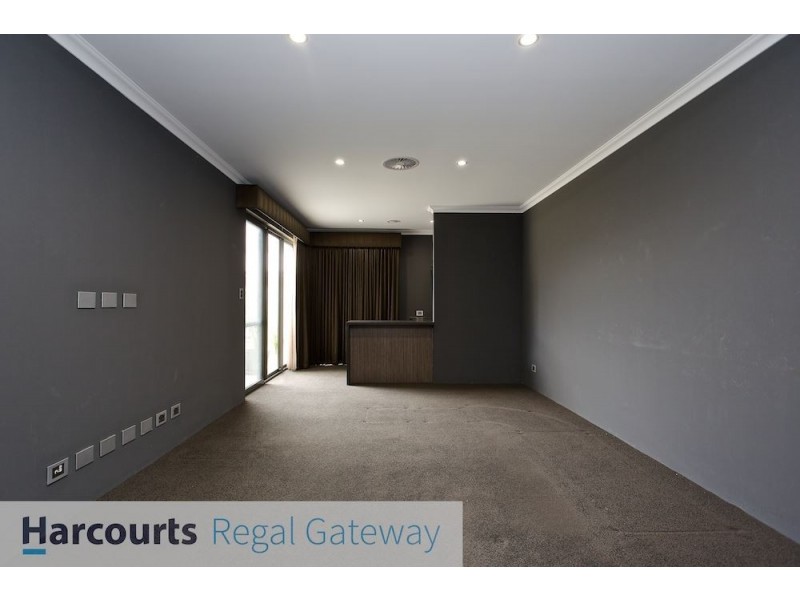 7 Menner Way, Piara Waters WA 6112