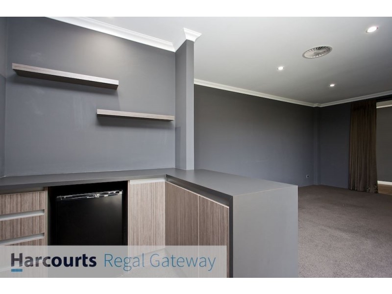 7 Menner Way, Piara Waters WA 6112