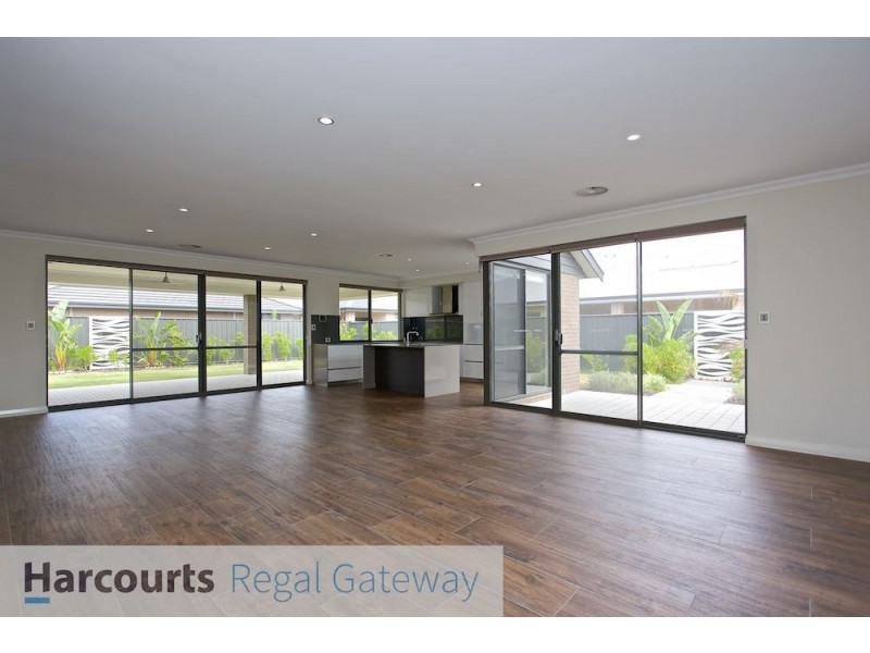 7 Menner Way, Piara Waters WA 6112