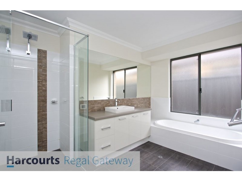 7 Menner Way, Piara Waters WA 6112