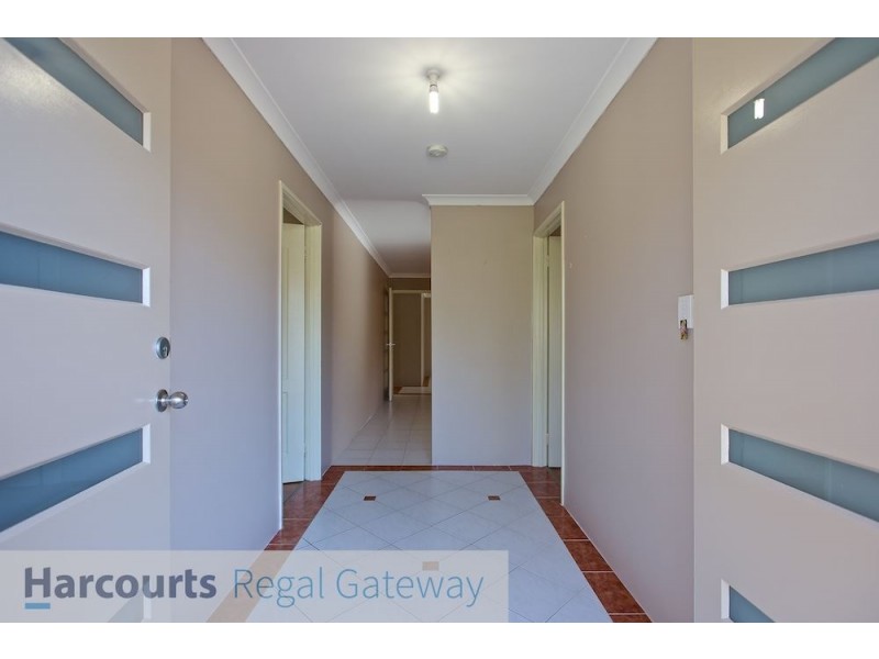 33 Carnegie Parade, Success WA 6164