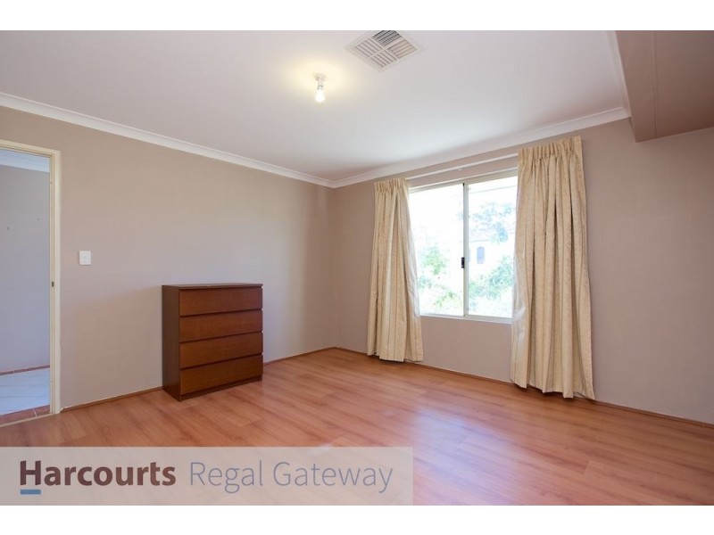 33 Carnegie Parade, Success WA 6164
