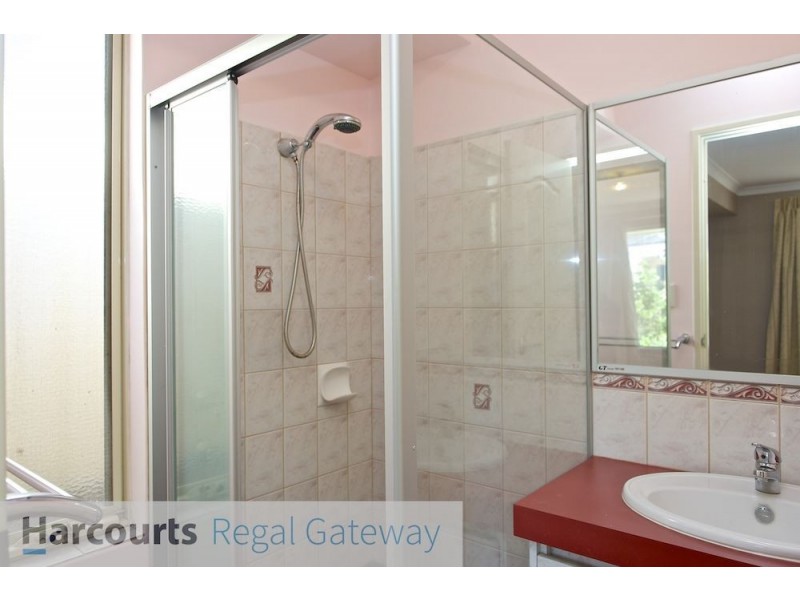 33 Carnegie Parade, Success WA 6164