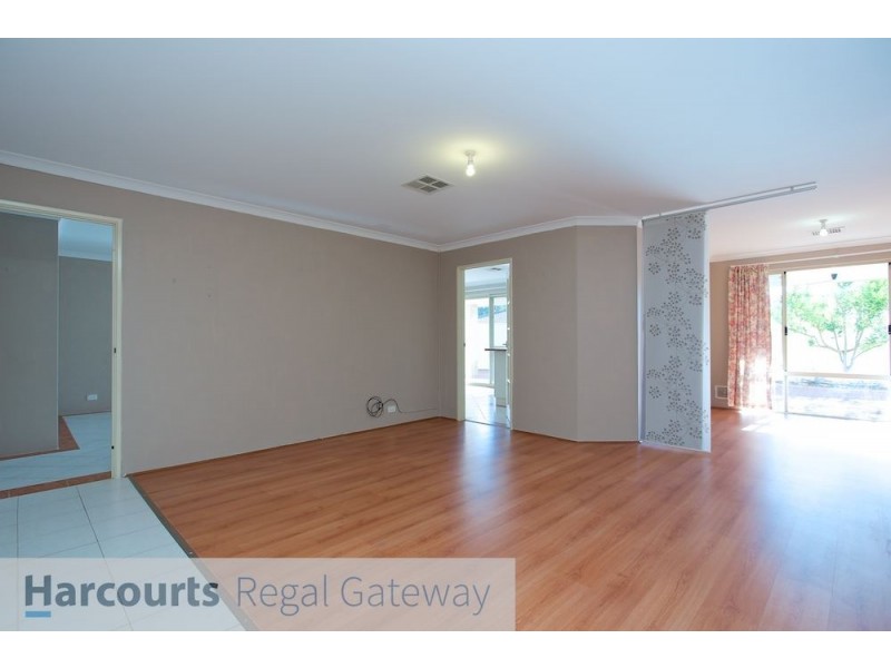 33 Carnegie Parade, Success WA 6164