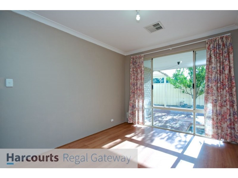 33 Carnegie Parade, Success WA 6164