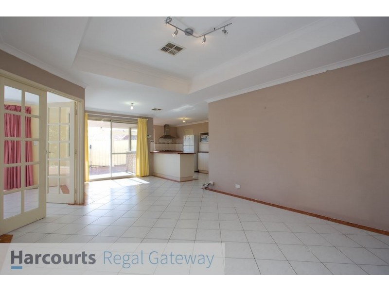 33 Carnegie Parade, Success WA 6164