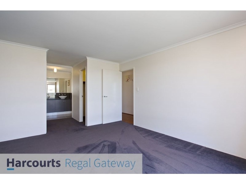 31 Moonah Way, Hammond Park WA 6164