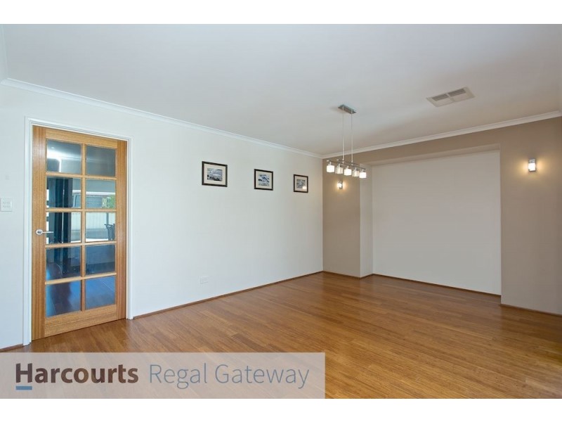 31 Moonah Way, Hammond Park WA 6164