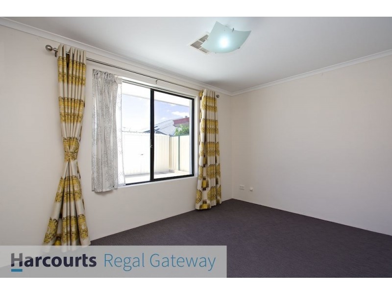 31 Moonah Way, Hammond Park WA 6164