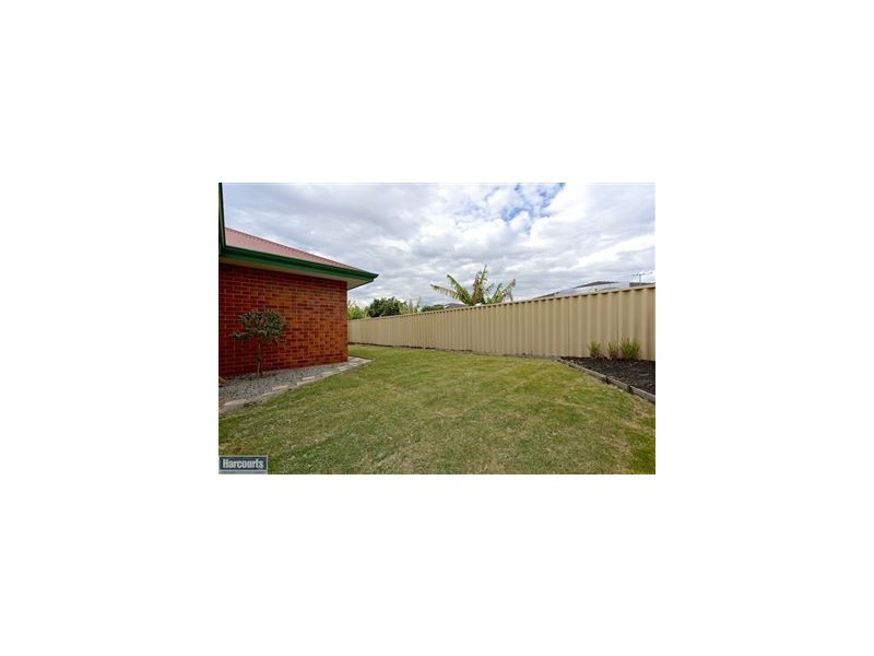 30 Lansdowne Entrance, Canning Vale WA 6155