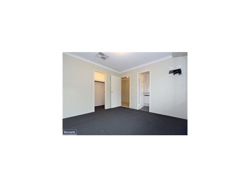 30 Lansdowne Entrance, Canning Vale WA 6155