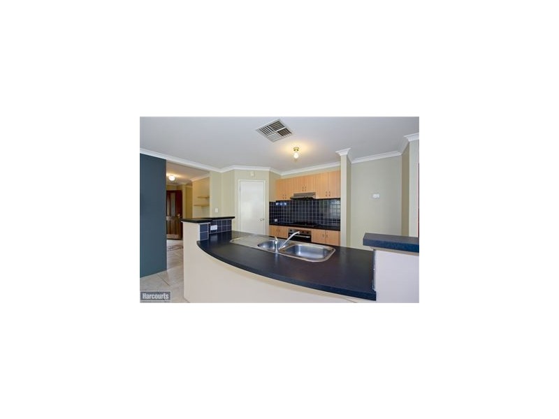30 Lansdowne Entrance, Canning Vale WA 6155