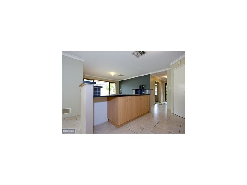 30 Lansdowne Entrance, Canning Vale WA 6155