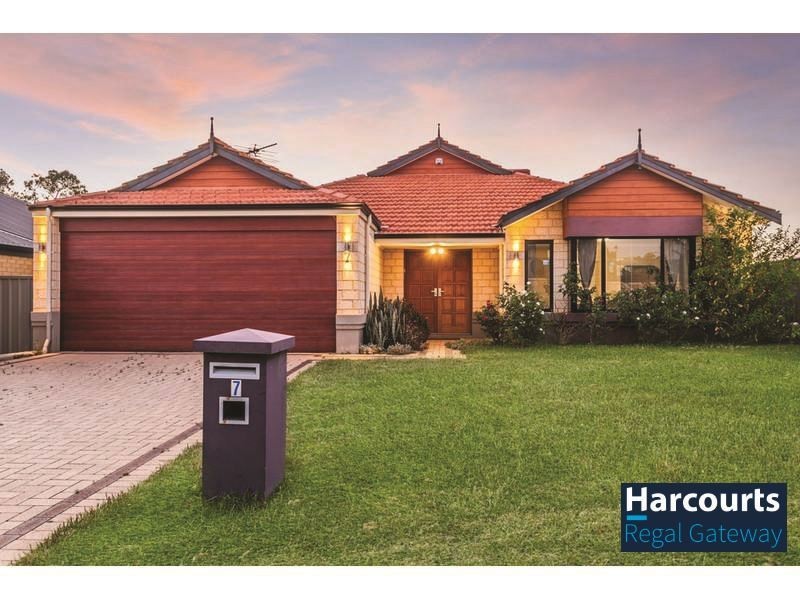7 Fareham Crescent, Wellard WA 6170