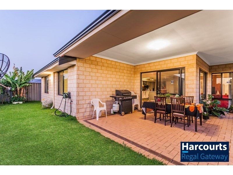 7 Fareham Crescent, Wellard WA 6170