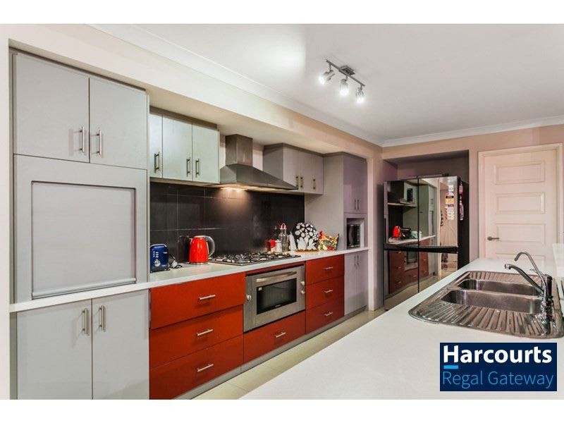 7 Fareham Crescent, Wellard WA 6170