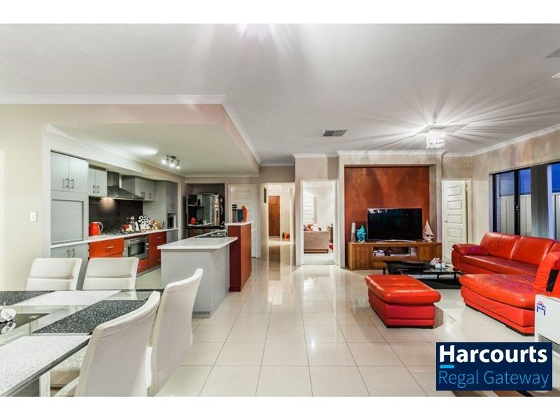 7 Fareham Crescent, Wellard WA 6170