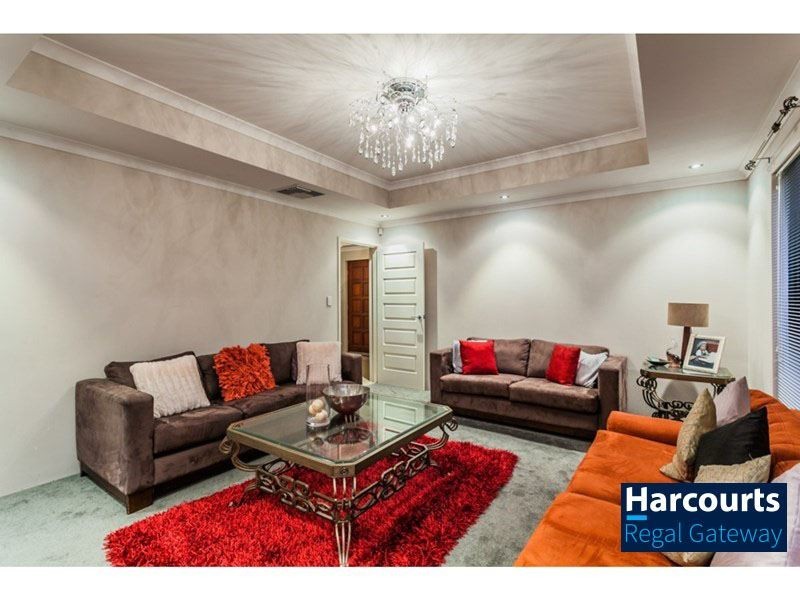 7 Fareham Crescent, Wellard WA 6170