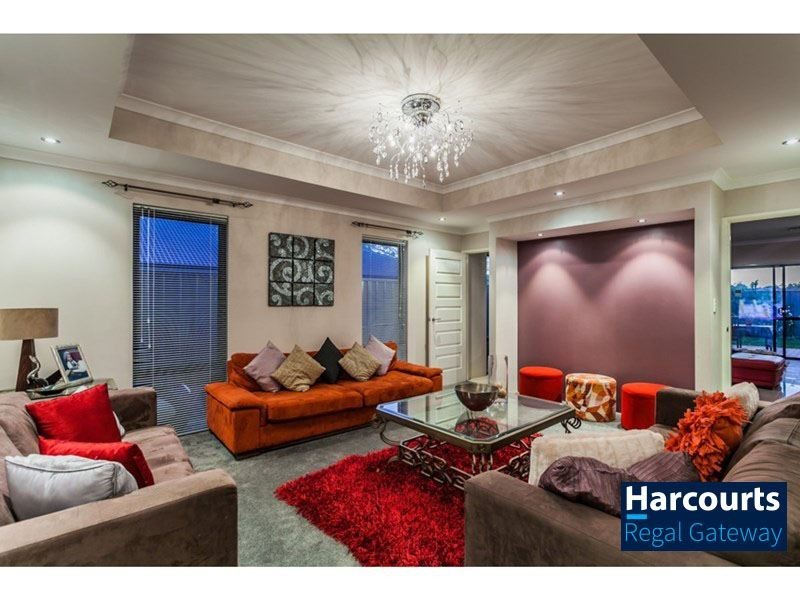 7 Fareham Crescent, Wellard WA 6170