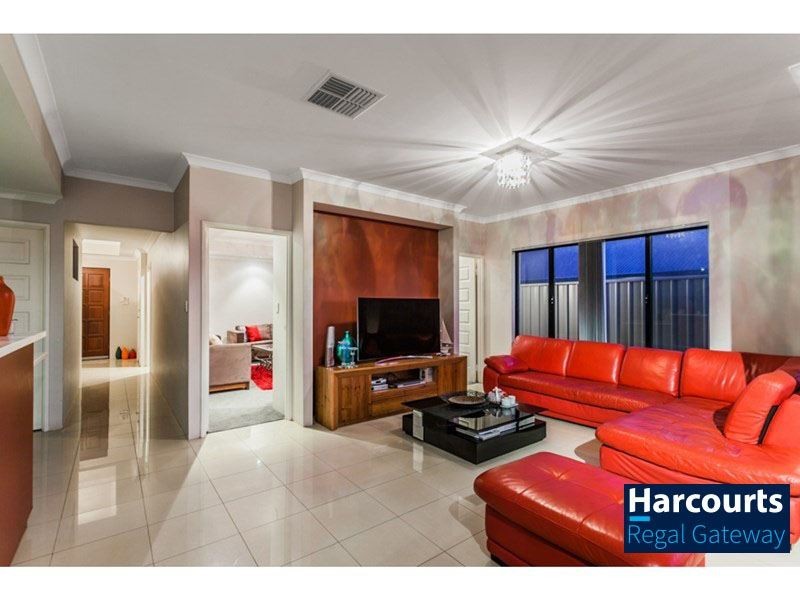 7 Fareham Crescent, Wellard WA 6170