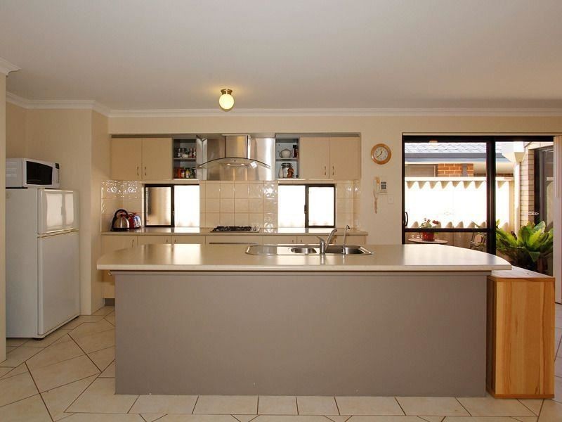 100 Aurora Drive, Atwell WA 6164