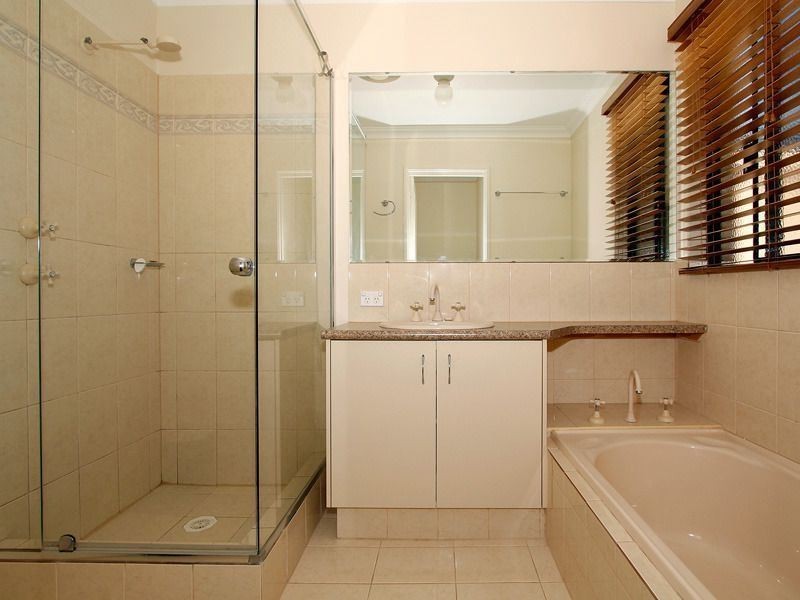 100 Aurora Drive, Atwell WA 6164