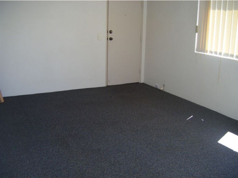 8/294 Marine Parade, Labrador QLD 4215