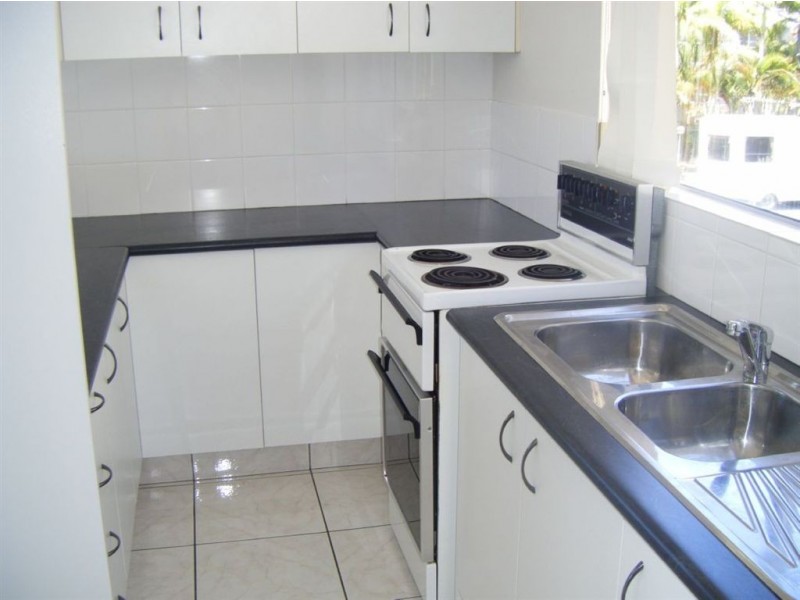 8/294 Marine Parade, Labrador QLD 4215