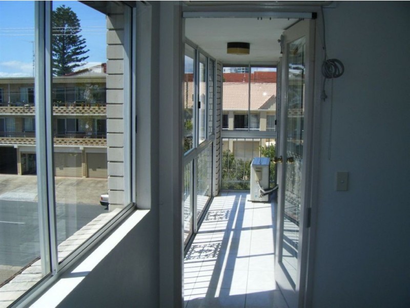 8/294 Marine Parade, Labrador QLD 4215