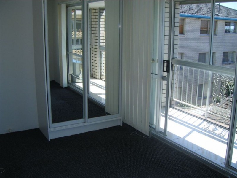 8/294 Marine Parade, Labrador QLD 4215