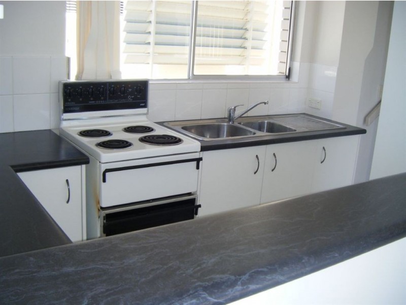 8/294 Marine Parade, Labrador QLD 4215