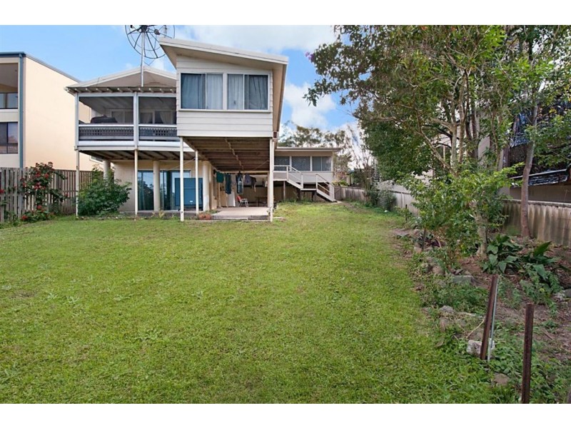 5 Hilltop Street, Labrador QLD 4215