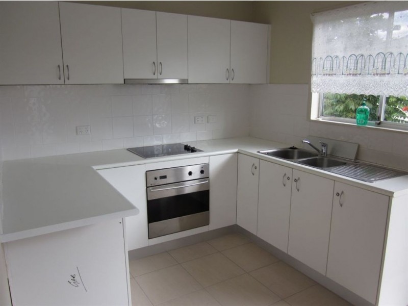 22 Ashton St, Labrador QLD 4215