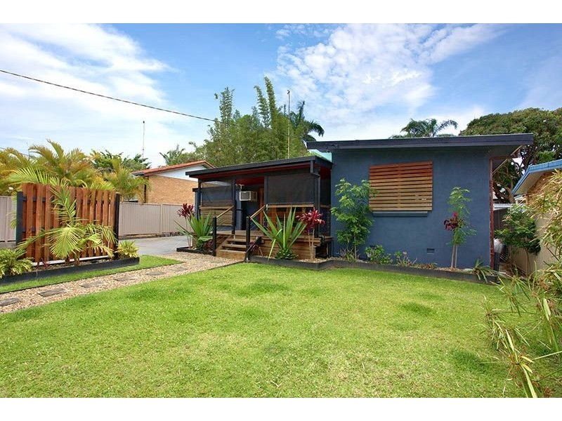 15 Goss Avenue, Labrador QLD 4215