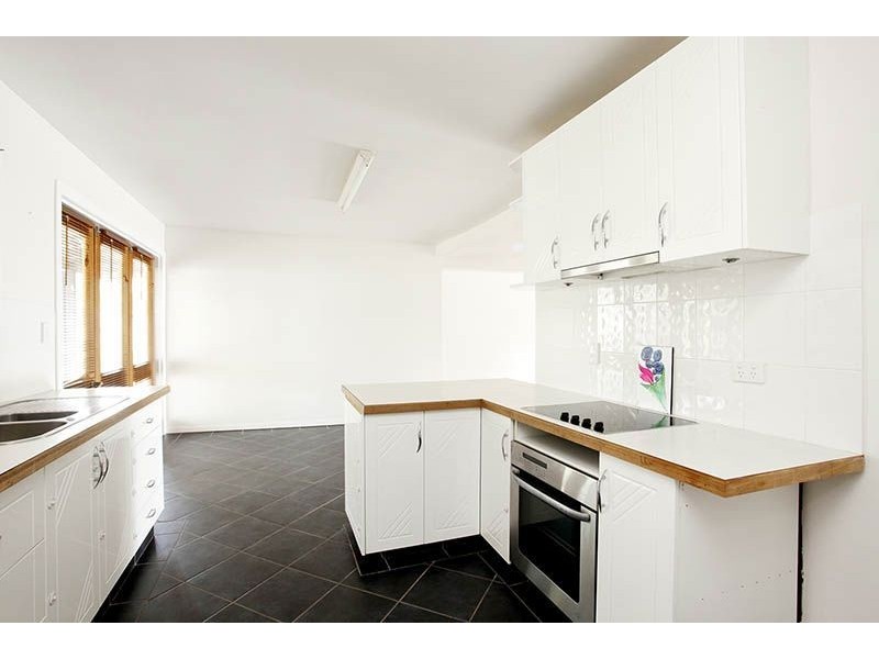 15 Goss Avenue, Labrador QLD 4215