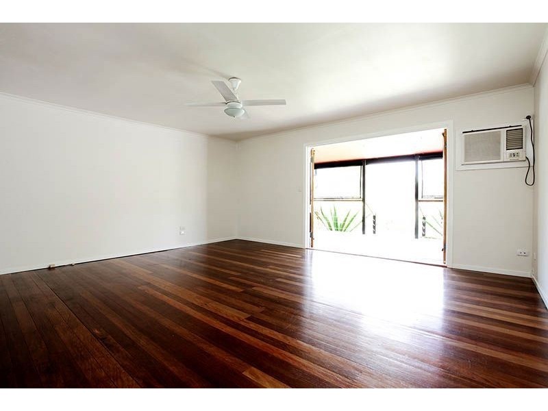 15 Goss Avenue, Labrador QLD 4215