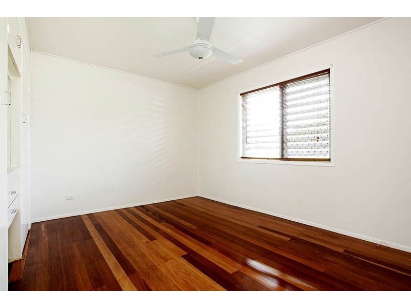 15 Goss Avenue, Labrador QLD 4215