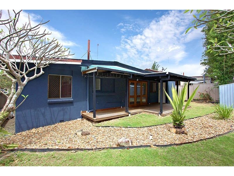 15 Goss Avenue, Labrador QLD 4215