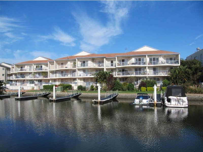 1/9 Madang Crescent, Runaway Bay QLD 4216