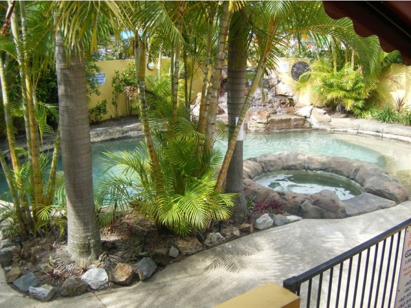 5/10 Bath St, Labrador QLD 4215