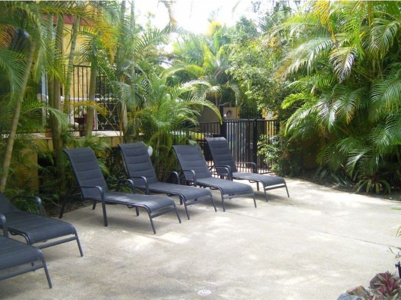 5/10 Bath St, Labrador QLD 4215