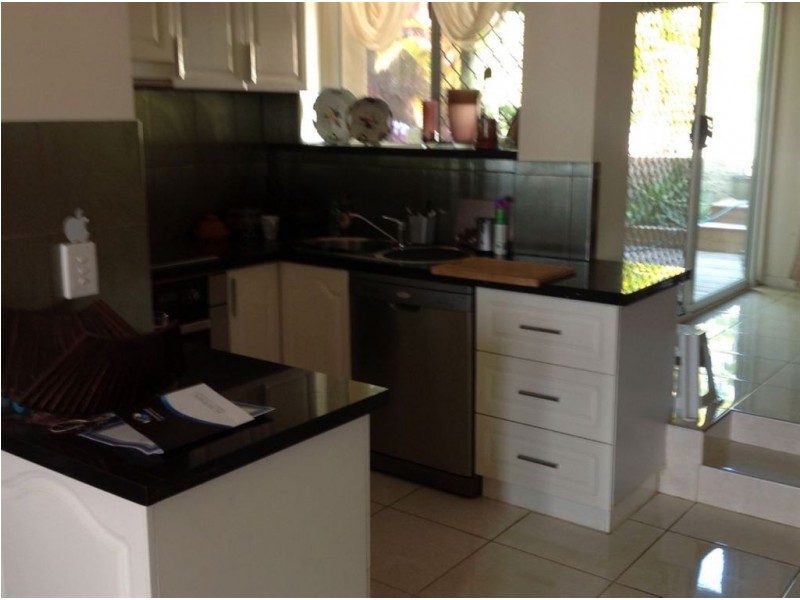 10 Harley Street, Labrador QLD 4215