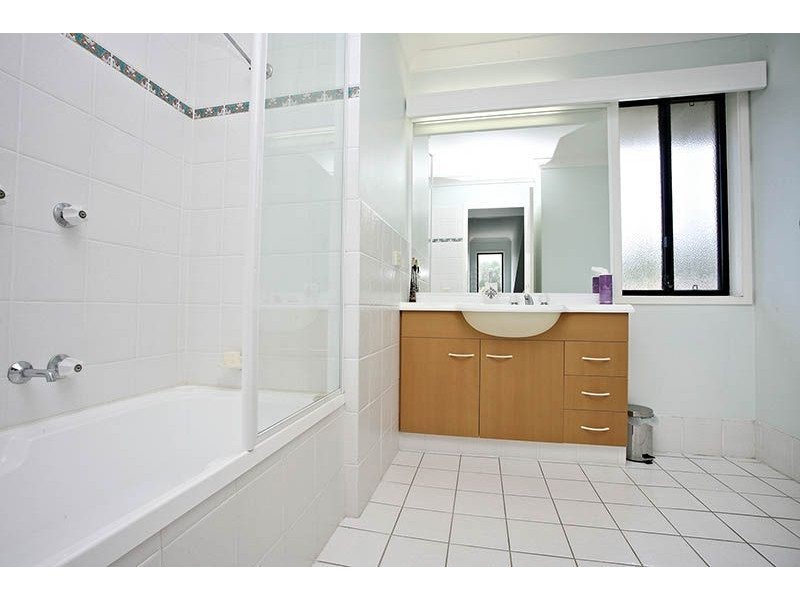 5/43 Myola Court, Coombabah QLD 4216