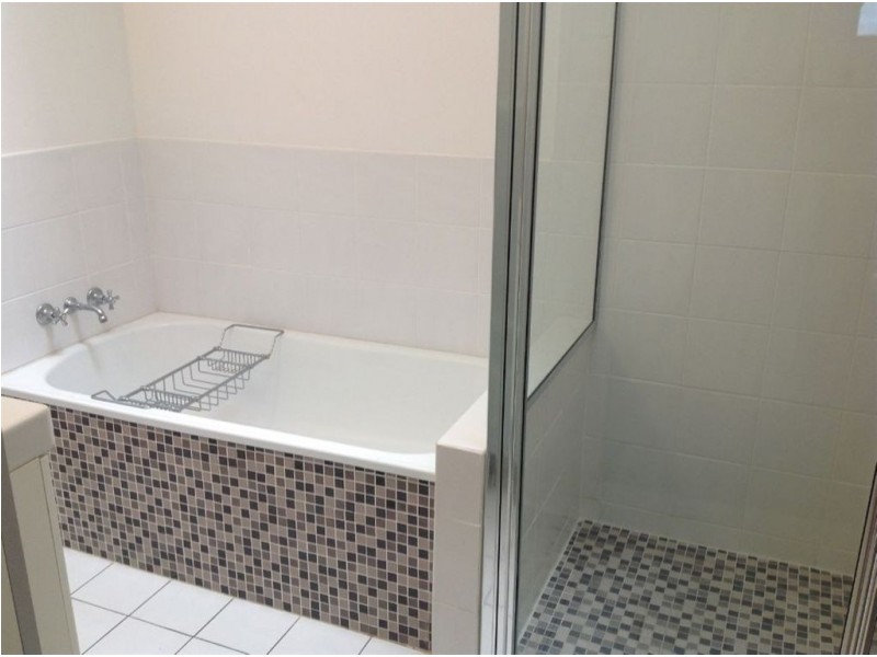 6/145 Central Street, Labrador QLD 4215