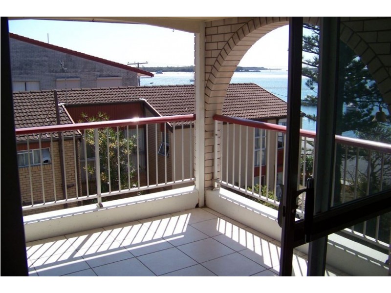 10/282 Marine Parade, Labrador QLD 4215