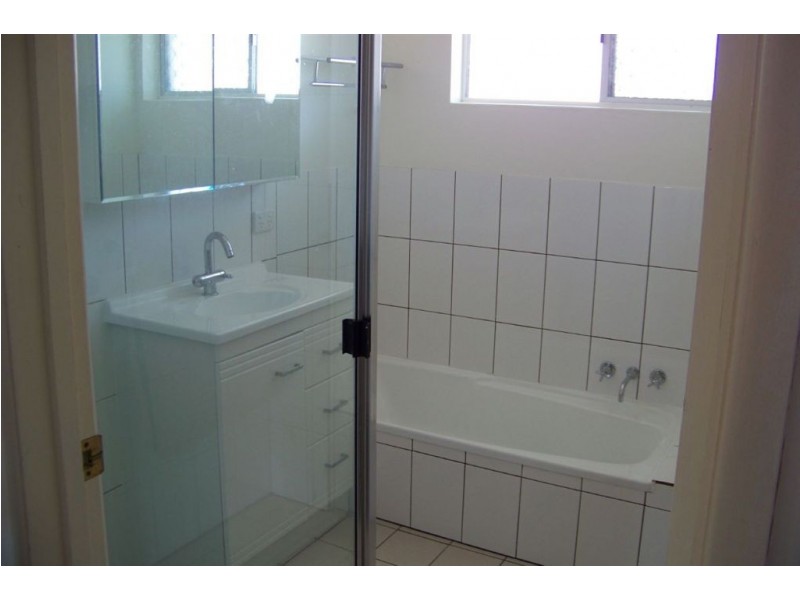 10/282 Marine Parade, Labrador QLD 4215