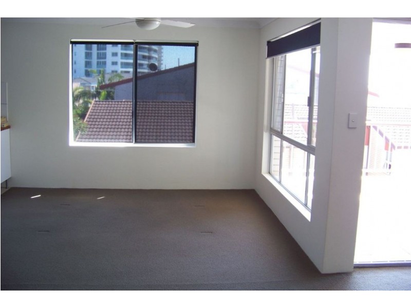 10/282 Marine Parade, Labrador QLD 4215