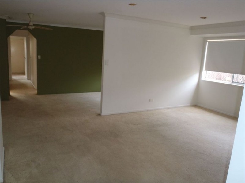 2/12 Sanctuary Court, Coombabah QLD 4216