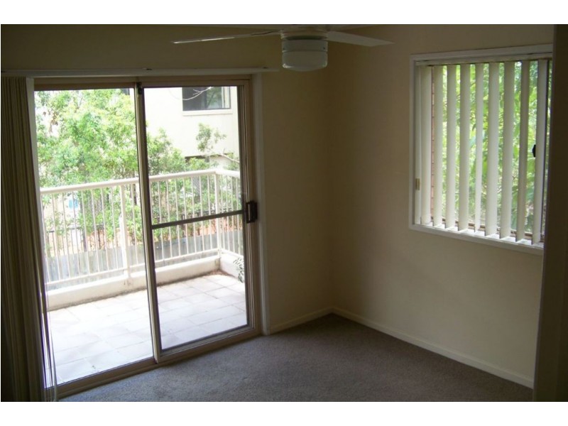 5/157 Frank Street, Labrador QLD 4215